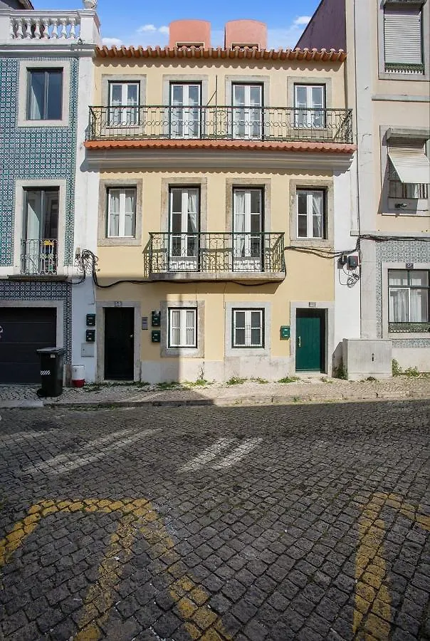 Modern 2 Bedroom Apartment In Estrela With Outside Terrace! Amazing For Families, Couples, Friends Lisbon