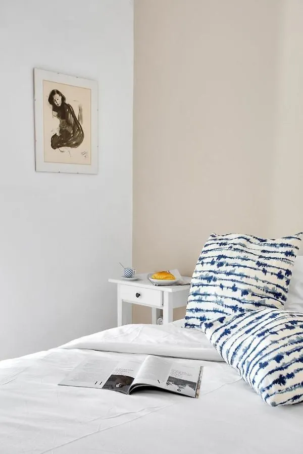 Modern 2 Bedroom Apartment In Estrela With Outside Terrace! Amazing For Families, Couples, Friends Lisboa Portugal