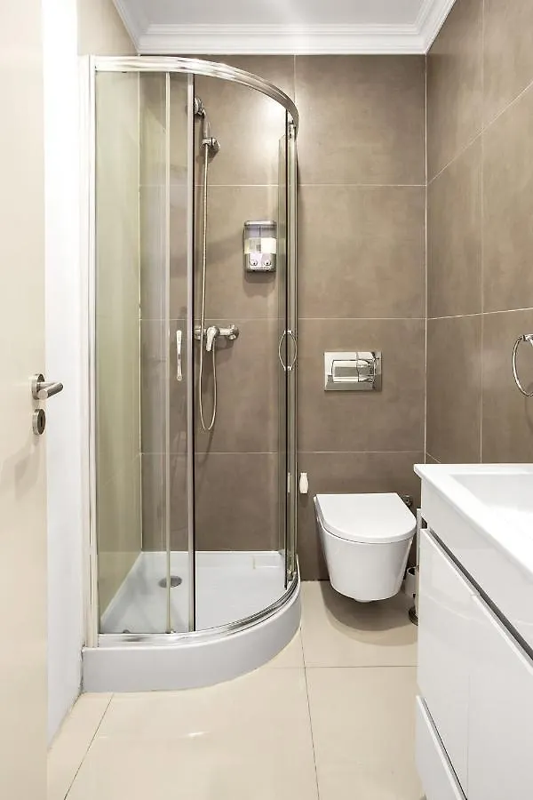 Modern 2 Bedroom Apartment In Estrela With Outside Terrace! Amazing For Families, Couples, Friends Lisboa